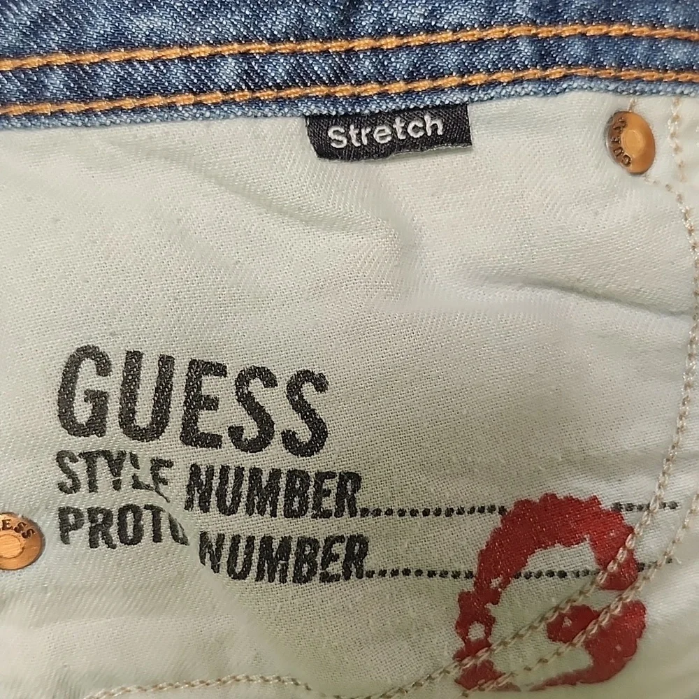 NWOT GUESS Women's Blue Denim Shorts - Picture 4 of 8